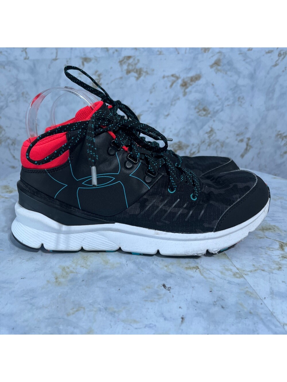Under Armour Women's Size 8.5 Running Shoes Black Red Athletic Trainer Sneakers